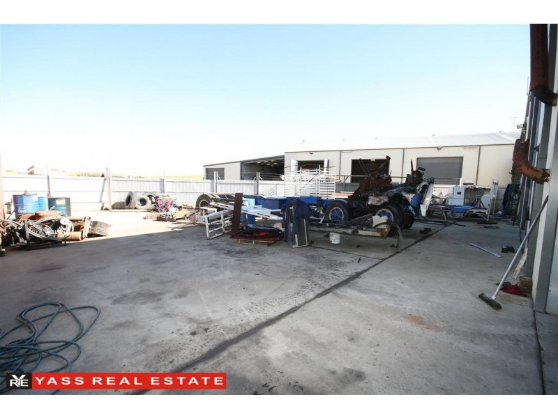 16 Yass Valley Way, Yass NSW 2582