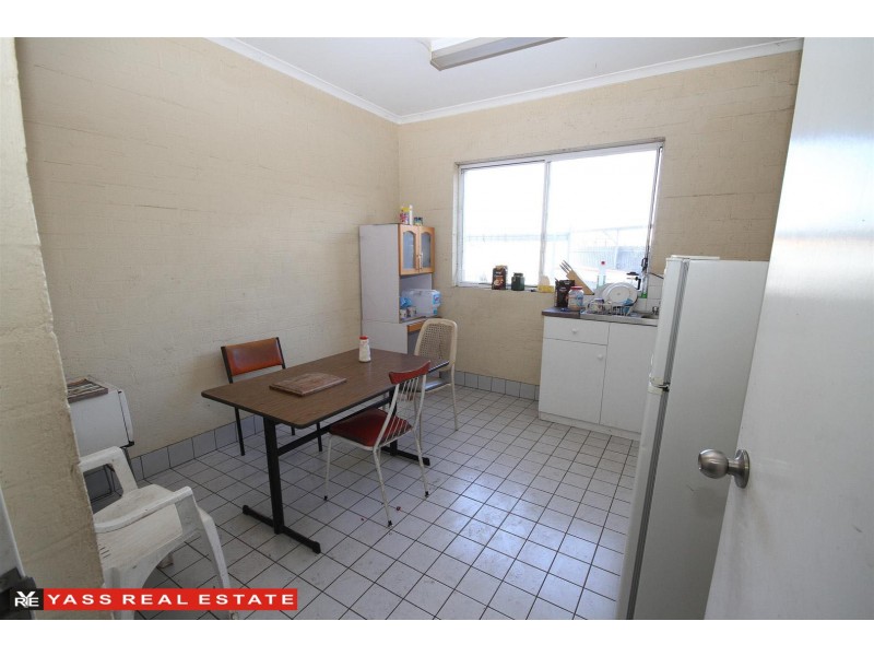 16 Yass Valley Way, Yass NSW 2582