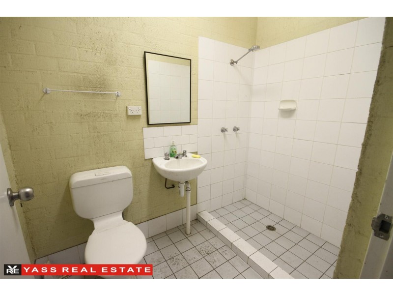 16 Yass Valley Way, Yass NSW 2582