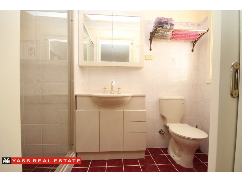 10 Walker Place, Yass NSW 2582