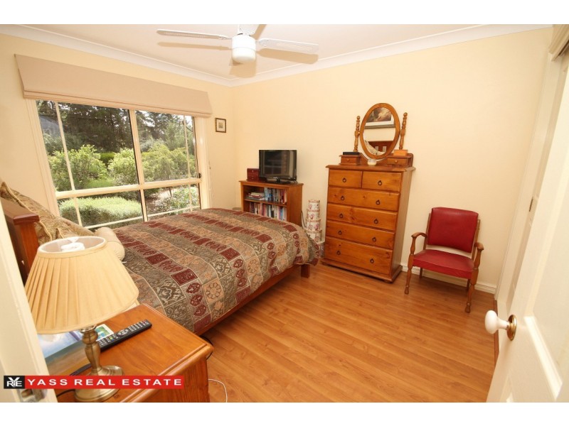 10 Walker Place, Yass NSW 2582