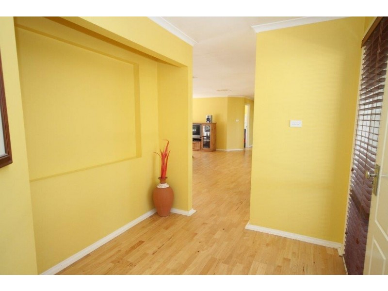 4 Mort Lane, Yass NSW 2582