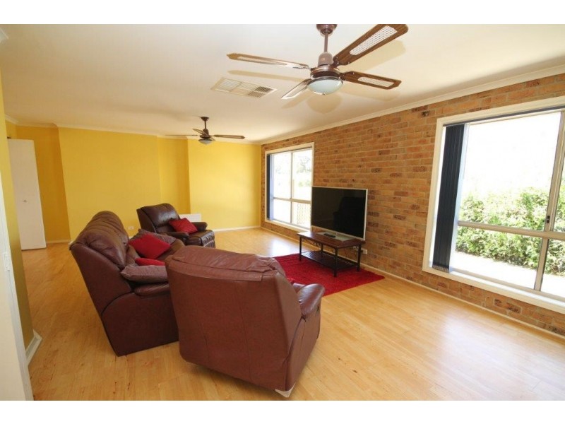 4 Mort Lane, Yass NSW 2582