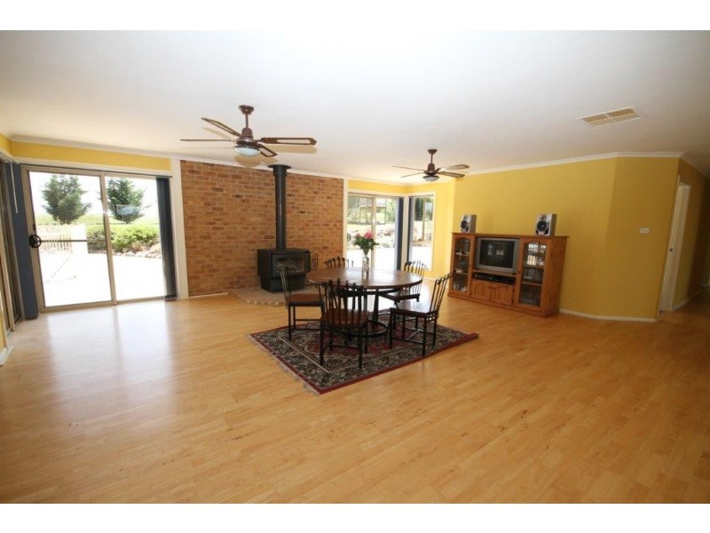 4 Mort Lane, Yass NSW 2582