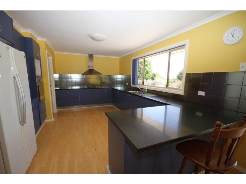 4 Mort Lane, Yass NSW 2582