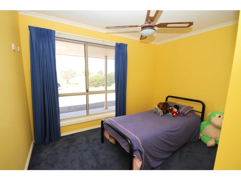 4 Mort Lane, Yass NSW 2582