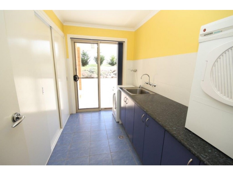 4 Mort Lane, Yass NSW 2582