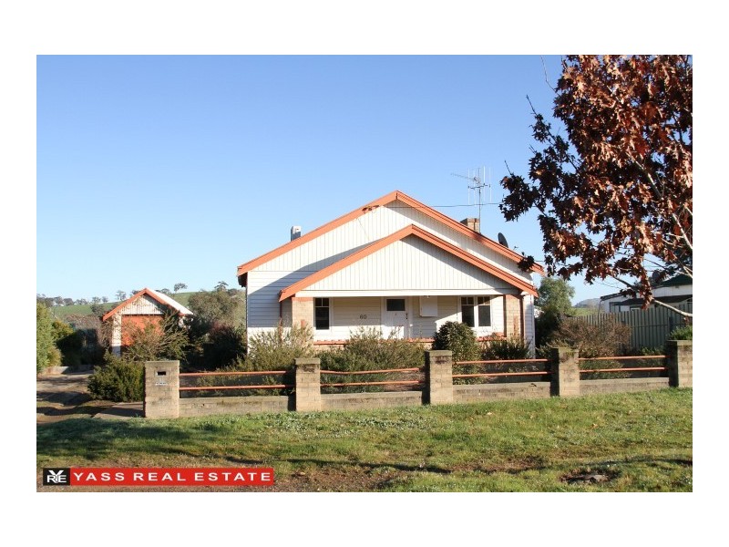 60 Laidlaw Street, Yass NSW 2582
