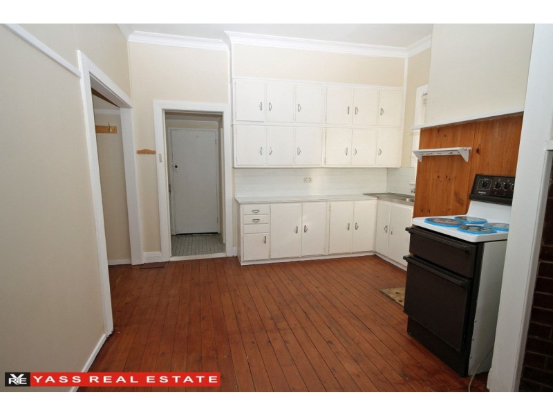 60 Laidlaw Street, Yass NSW 2582