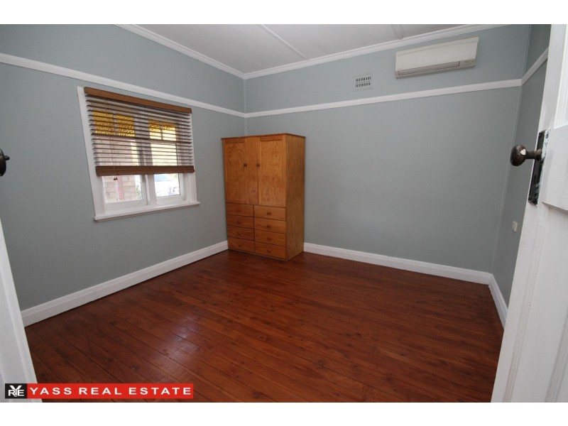 60 Laidlaw Street, Yass NSW 2582