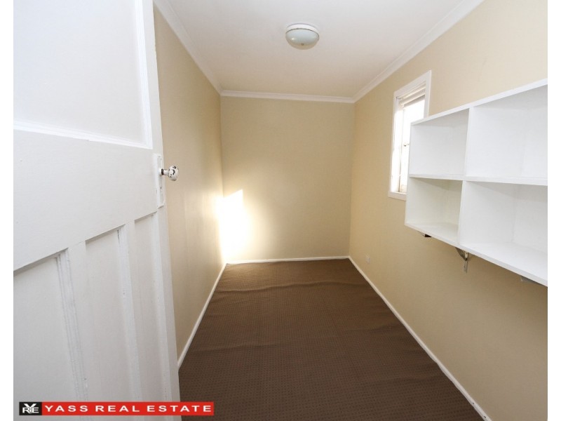 60 Laidlaw Street, Yass NSW 2582