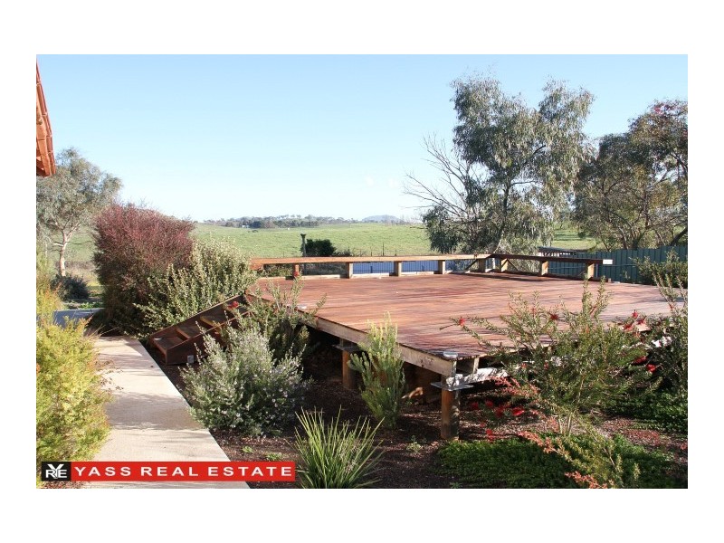 60 Laidlaw Street, Yass NSW 2582