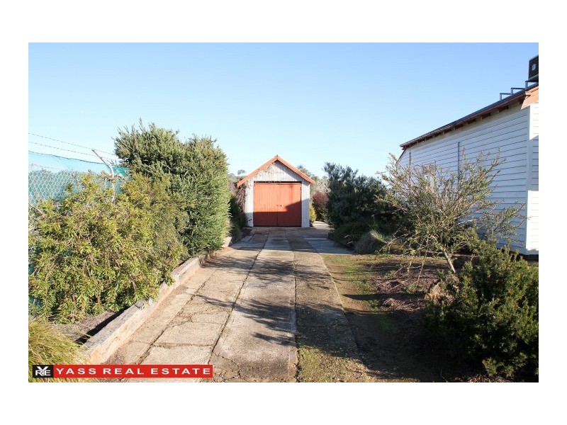 60 Laidlaw Street, Yass NSW 2582