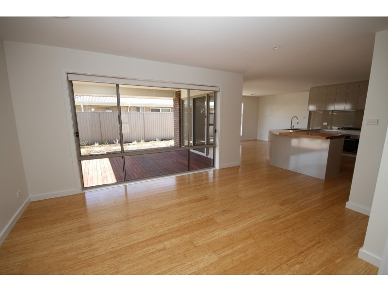 19 Mckenna Avenue, Yass NSW 2582