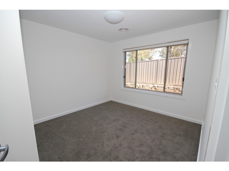 19 Mckenna Avenue, Yass NSW 2582