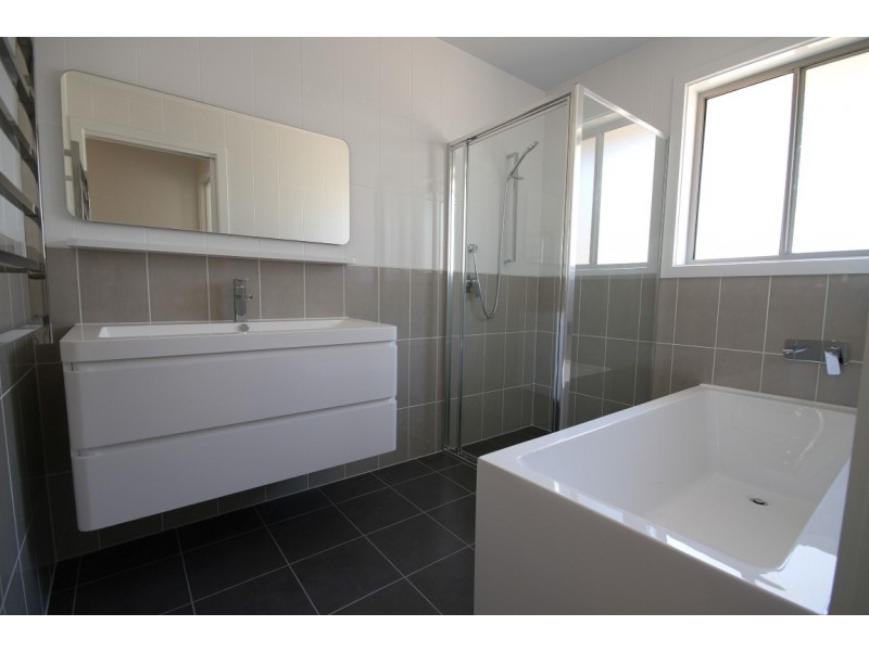 19 Mckenna Avenue, Yass NSW 2582