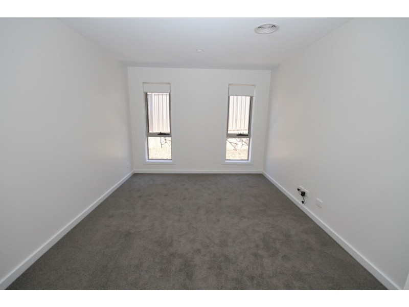 19 Mckenna Avenue, Yass NSW 2582