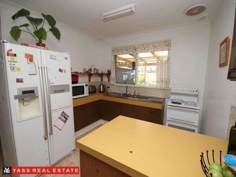6 Grand Junction Road, Yass NSW 2582