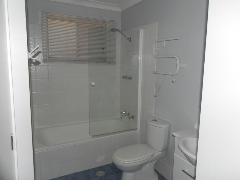 27 Merriman Drive, Yass NSW 2582