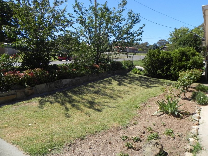 27 Merriman Drive, Yass NSW 2582