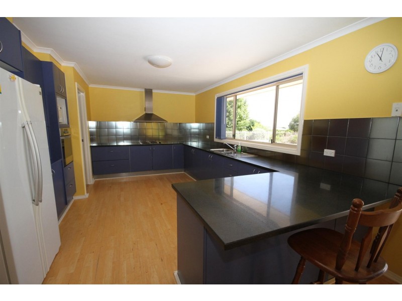 4 Mort Lane, Yass NSW 2582