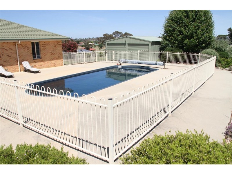 4 Mort Lane, Yass NSW 2582