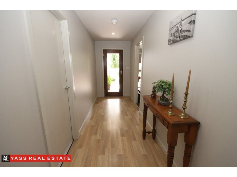 16 Burgess Place, Yass NSW 2582