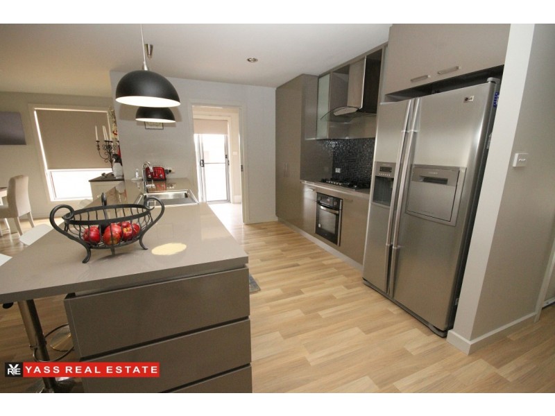 16 Burgess Place, Yass NSW 2582