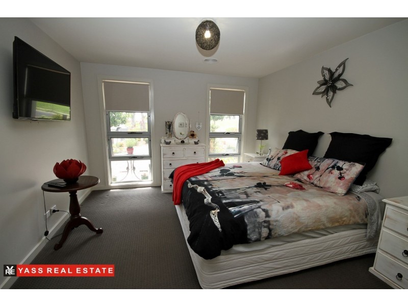 16 Burgess Place, Yass NSW 2582