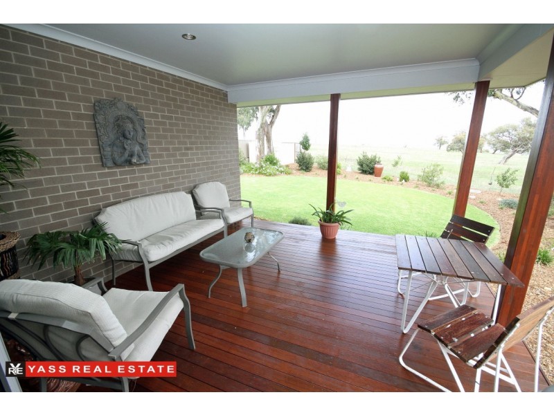 16 Burgess Place, Yass NSW 2582