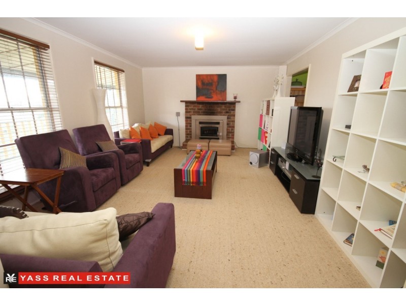 37 Cooks Hill Road, Yass NSW 2582