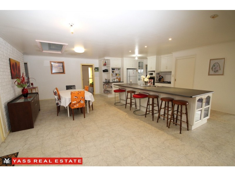 37 Cooks Hill Road, Yass NSW 2582