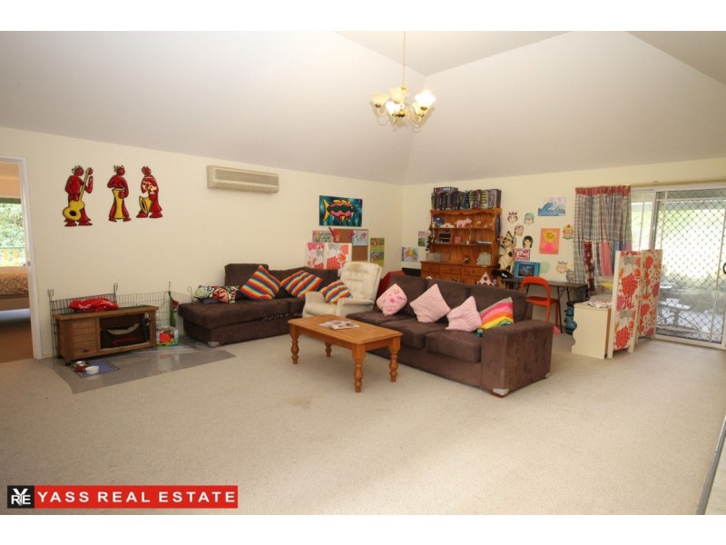 37 Cooks Hill Road, Yass NSW 2582