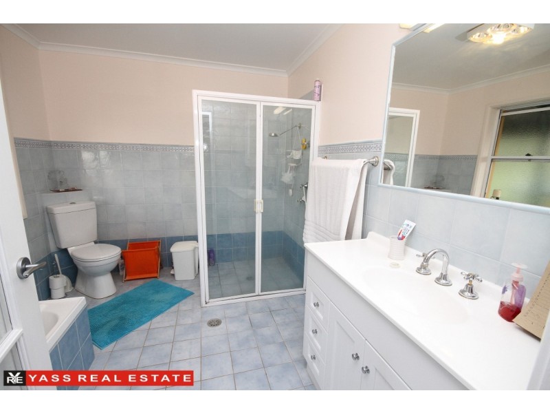 37 Cooks Hill Road, Yass NSW 2582