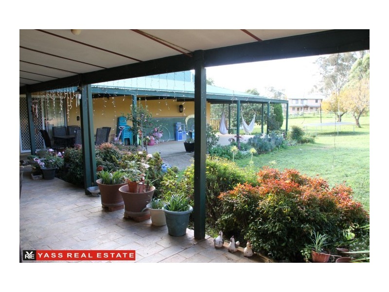 37 Cooks Hill Road, Yass NSW 2582