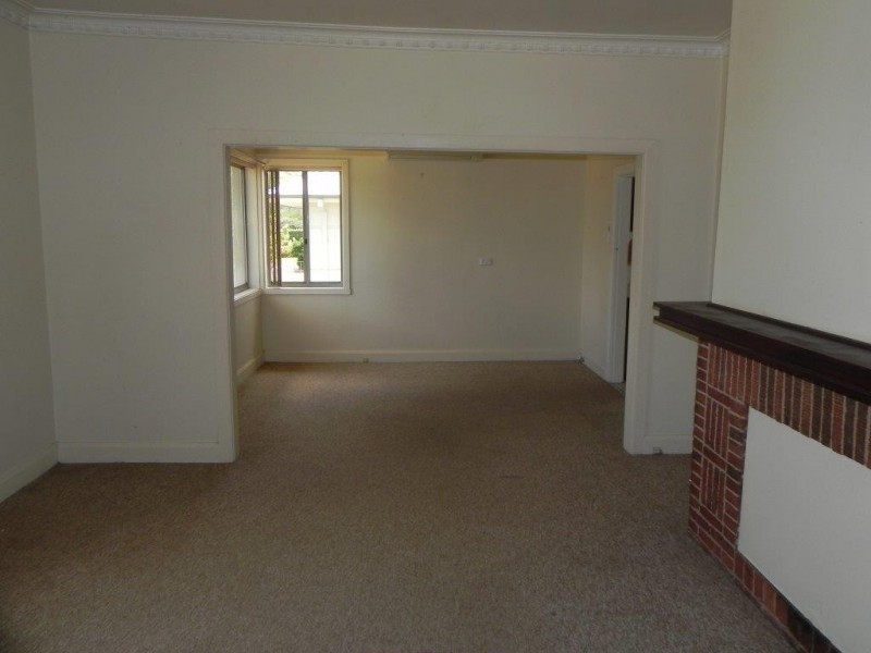 54 Demestre Street, Yass NSW 2582