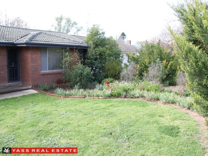 119 Rossi Street, Yass NSW 2582