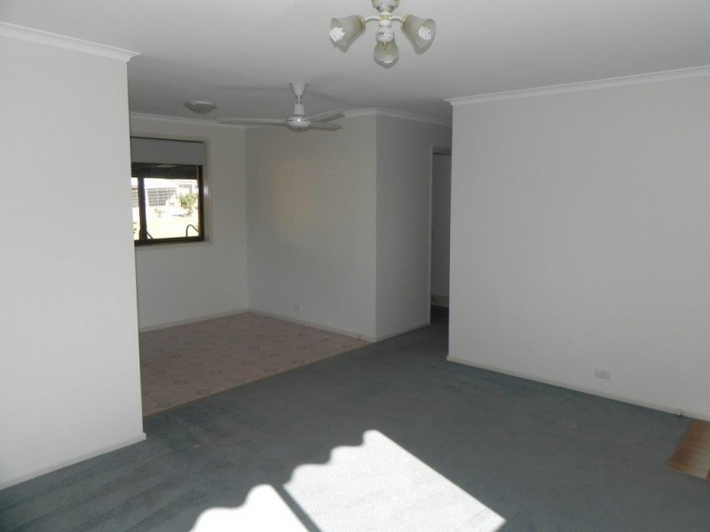 34 Merriman Drive, Yass NSW 2582
