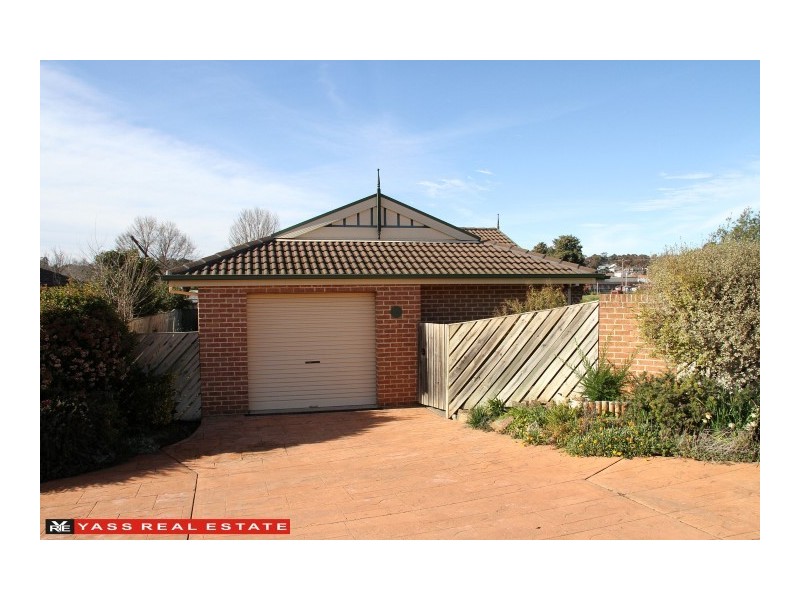6/14 Short Street, Yass NSW 2582