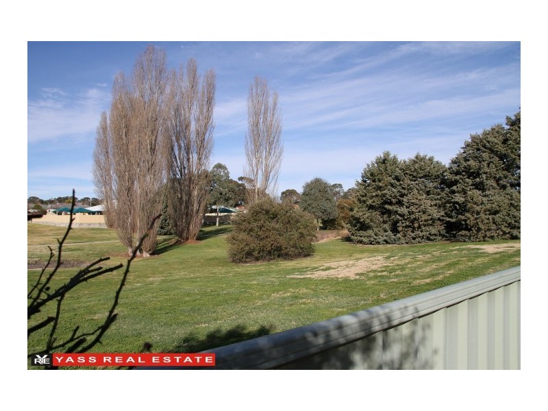 6/14 Short Street, Yass NSW 2582