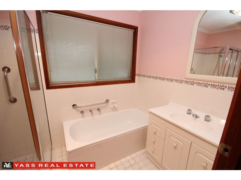 6/14 Short Street, Yass NSW 2582