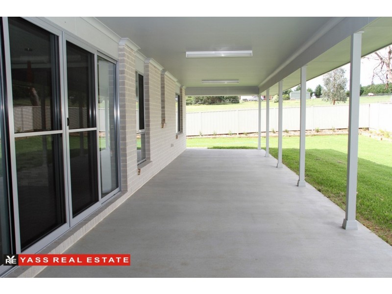 24 Colls Close, Yass NSW 2582