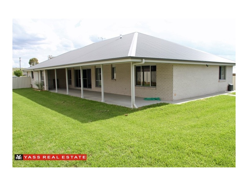 24 Colls Close, Yass NSW 2582