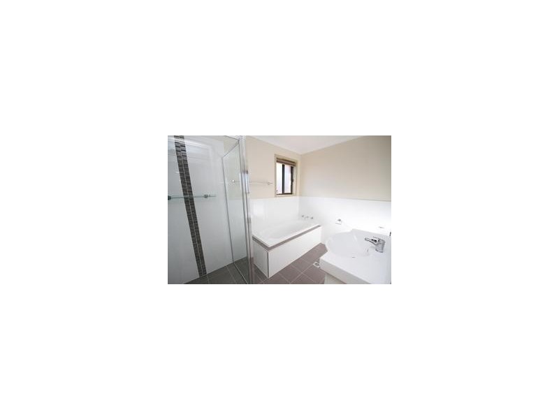 20/11 Julian Place, Yass NSW 2582