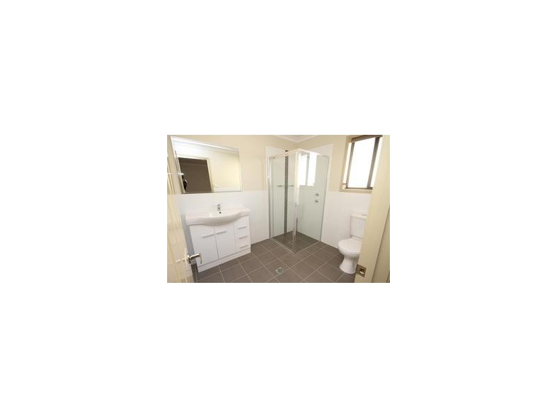 20/11 Julian Place, Yass NSW 2582