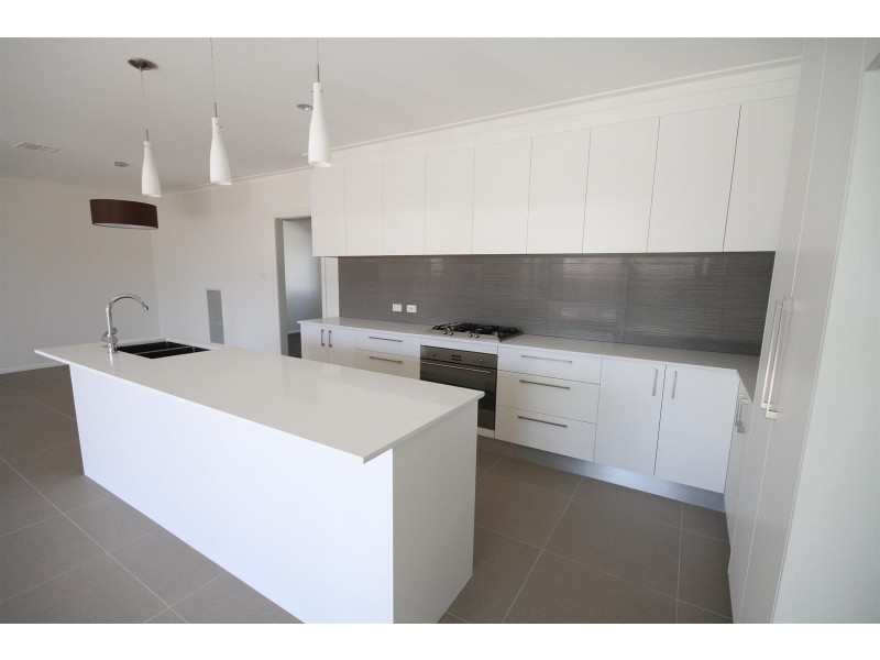 4 Colls Close, Yass NSW 2582