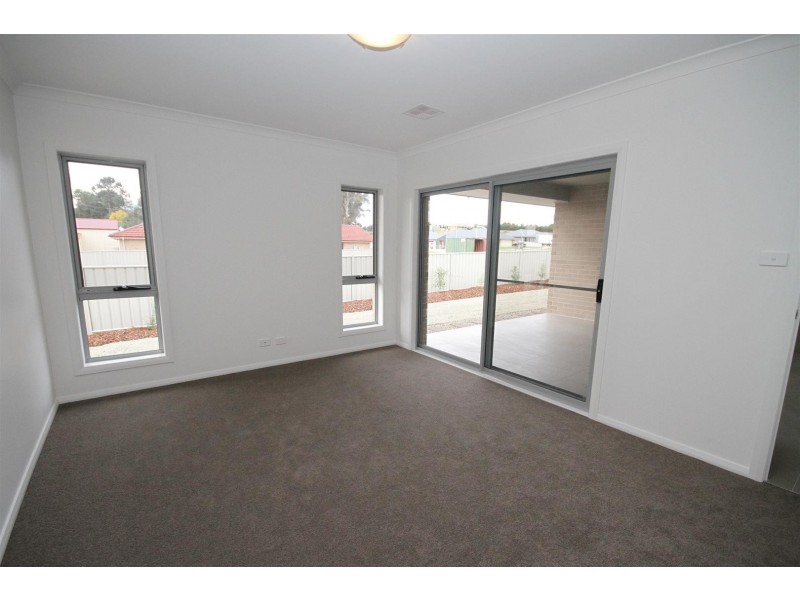 4 Colls Close, Yass NSW 2582