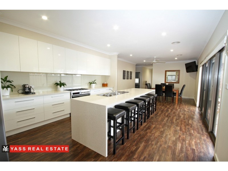 5 Burgess Place, Yass NSW 2582