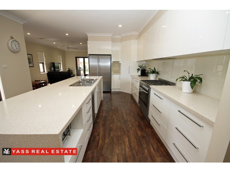 5 Burgess Place, Yass NSW 2582