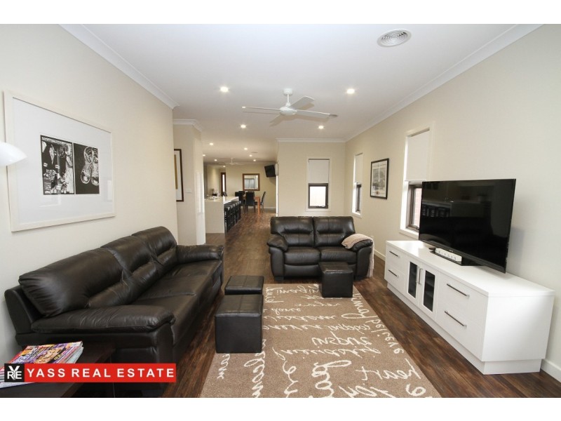 5 Burgess Place, Yass NSW 2582